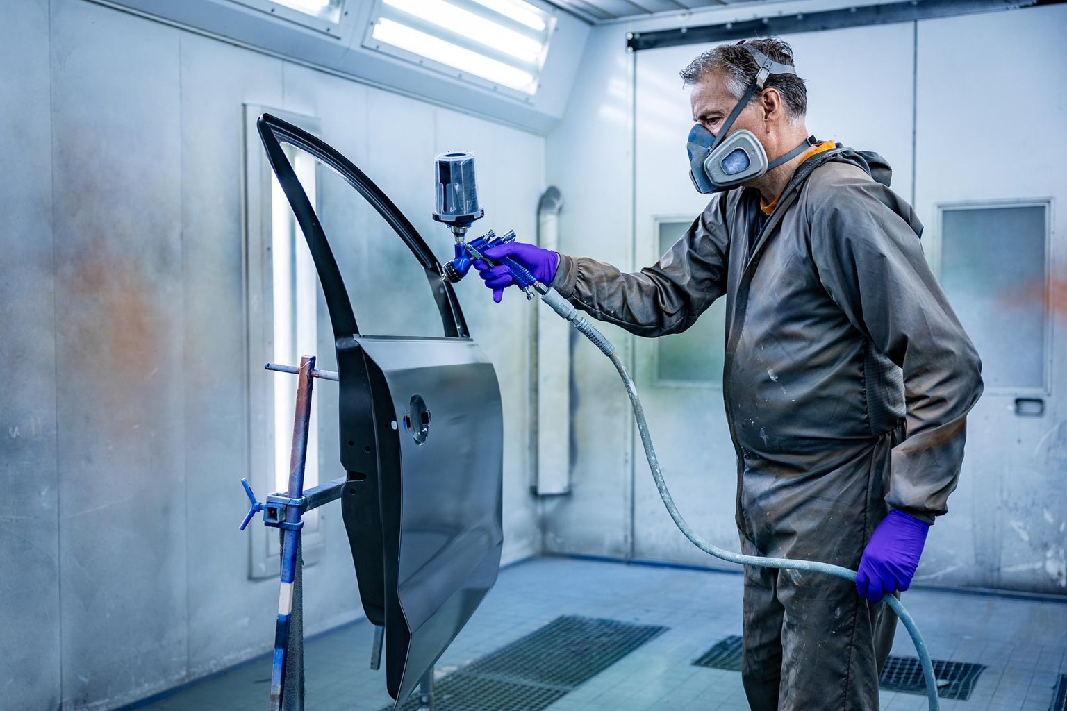 Autospuiter/plaatwerker bij Plus Autoschade
