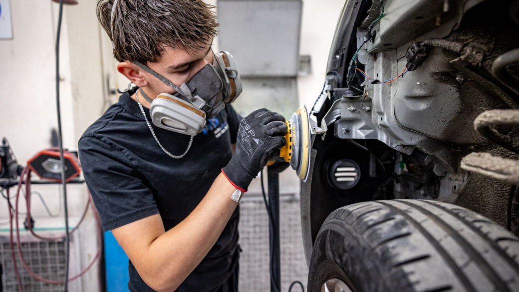 Autoschade Van Den Bergh autoschade Ossendrecht schadeherstel