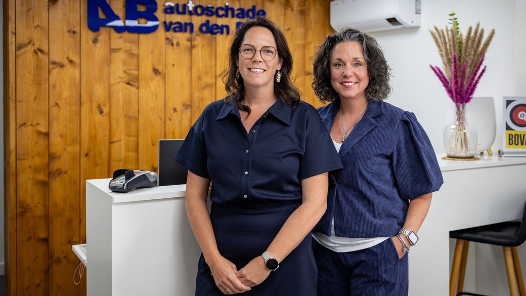Autoschade Van Den Bergh autoschade Ossendrecht receptie