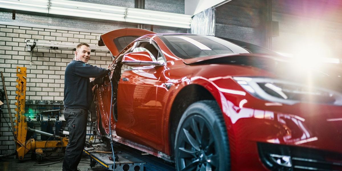 Tesla Schadeherstel