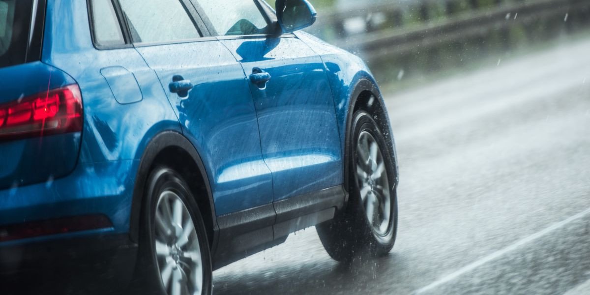 Wat is aquaplaning en hoe ontstaat het?