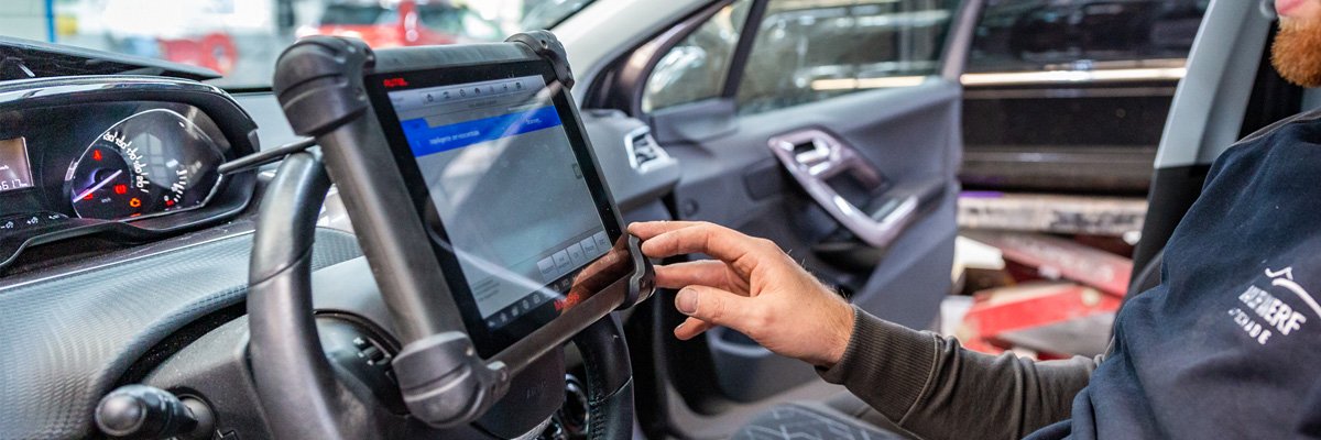 Waarschuwingssymbolen in de auto
