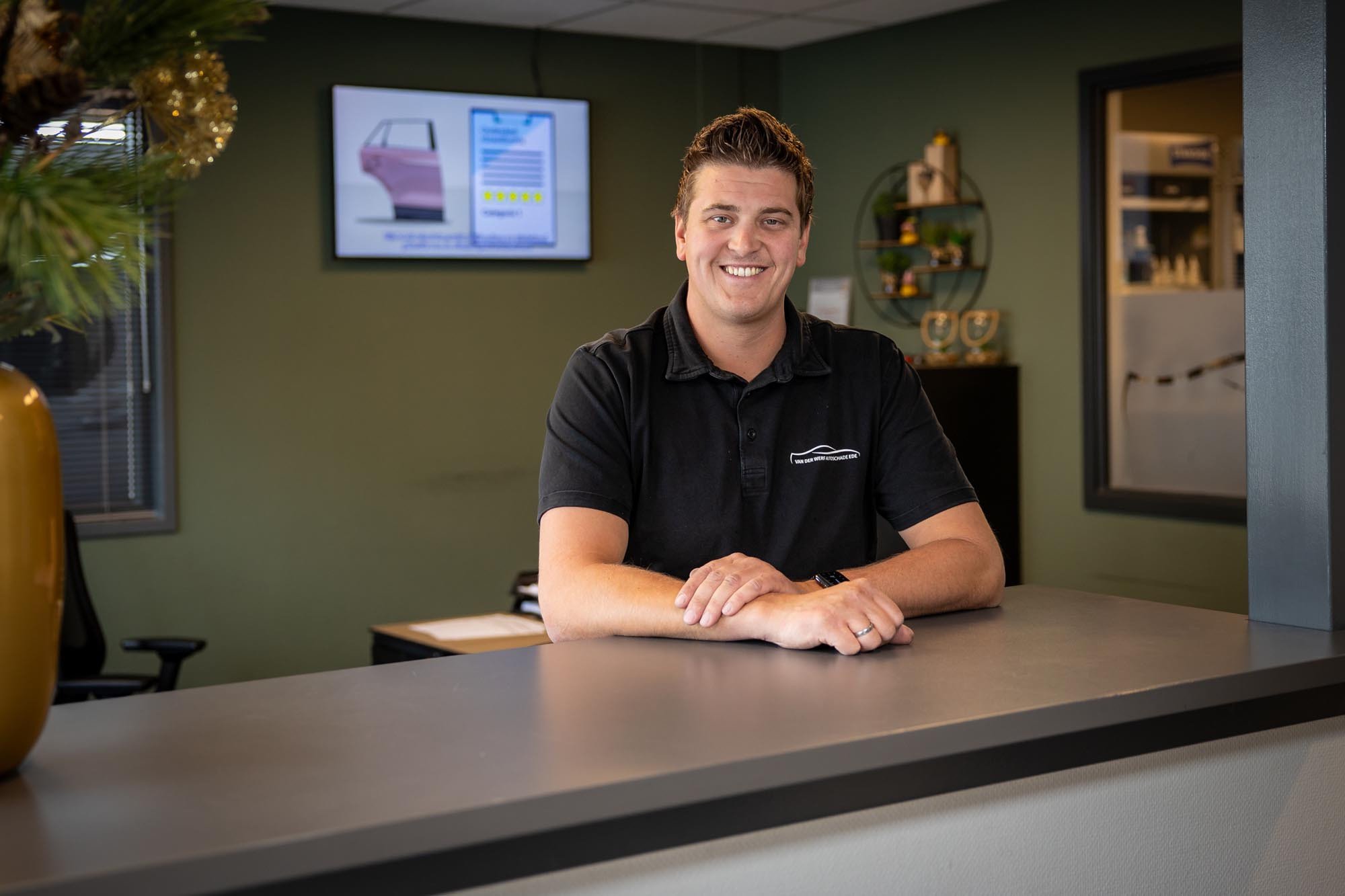 Werken als receptionist in de schadeherstelbranche