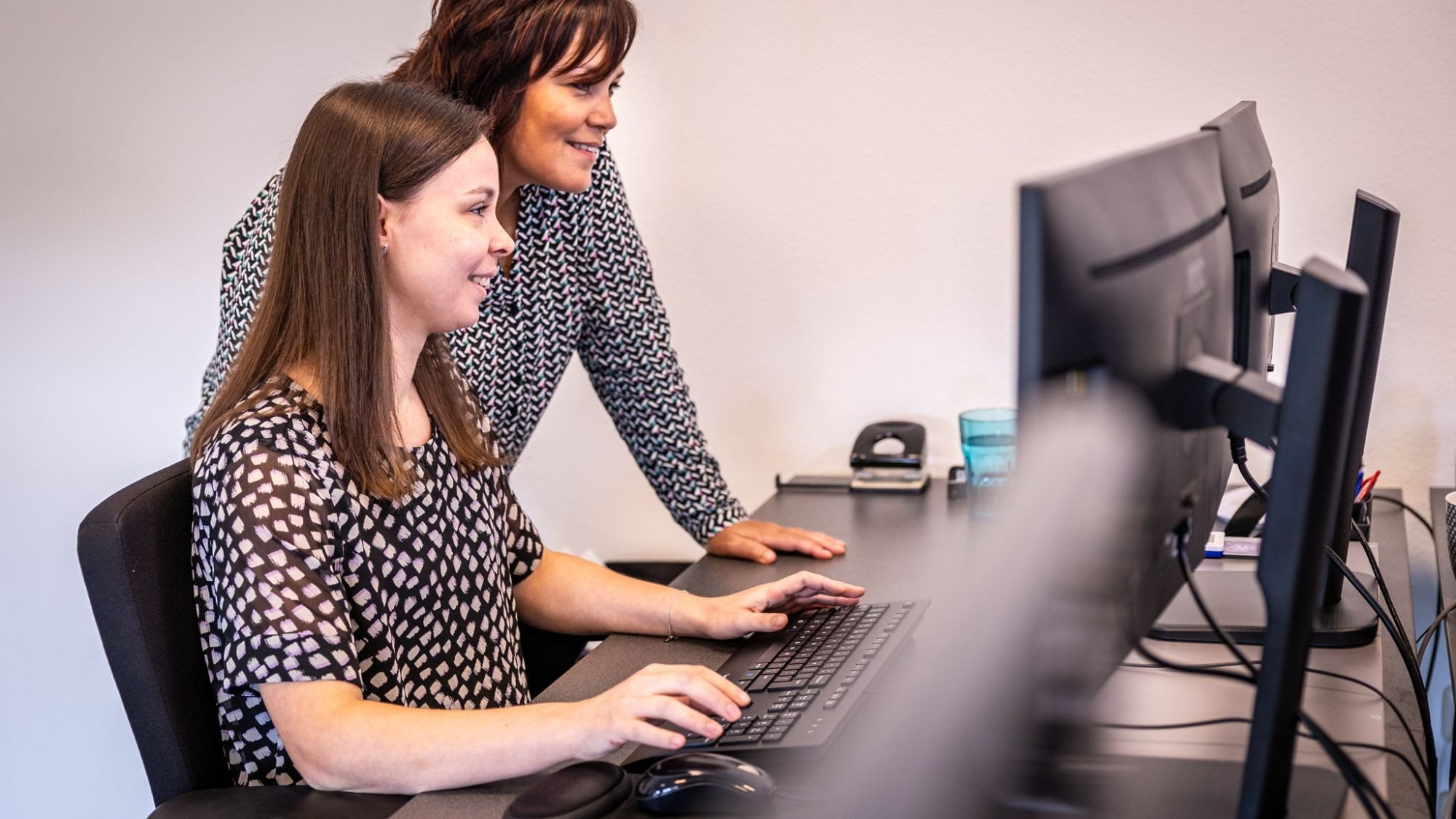 Werken als receptioniste in de schadeherstelbranche
